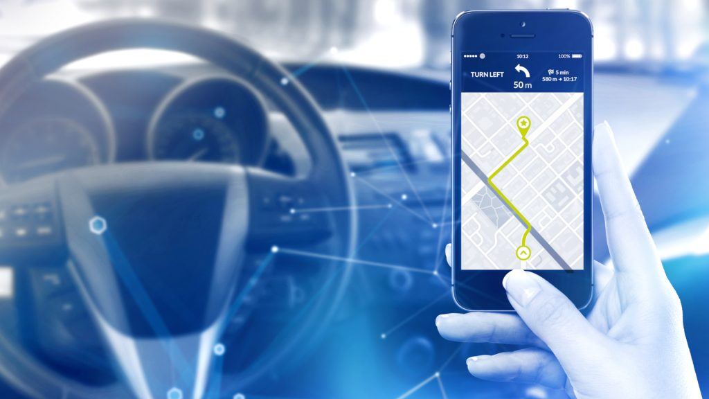 Intelligente Navigationsapp im Auto