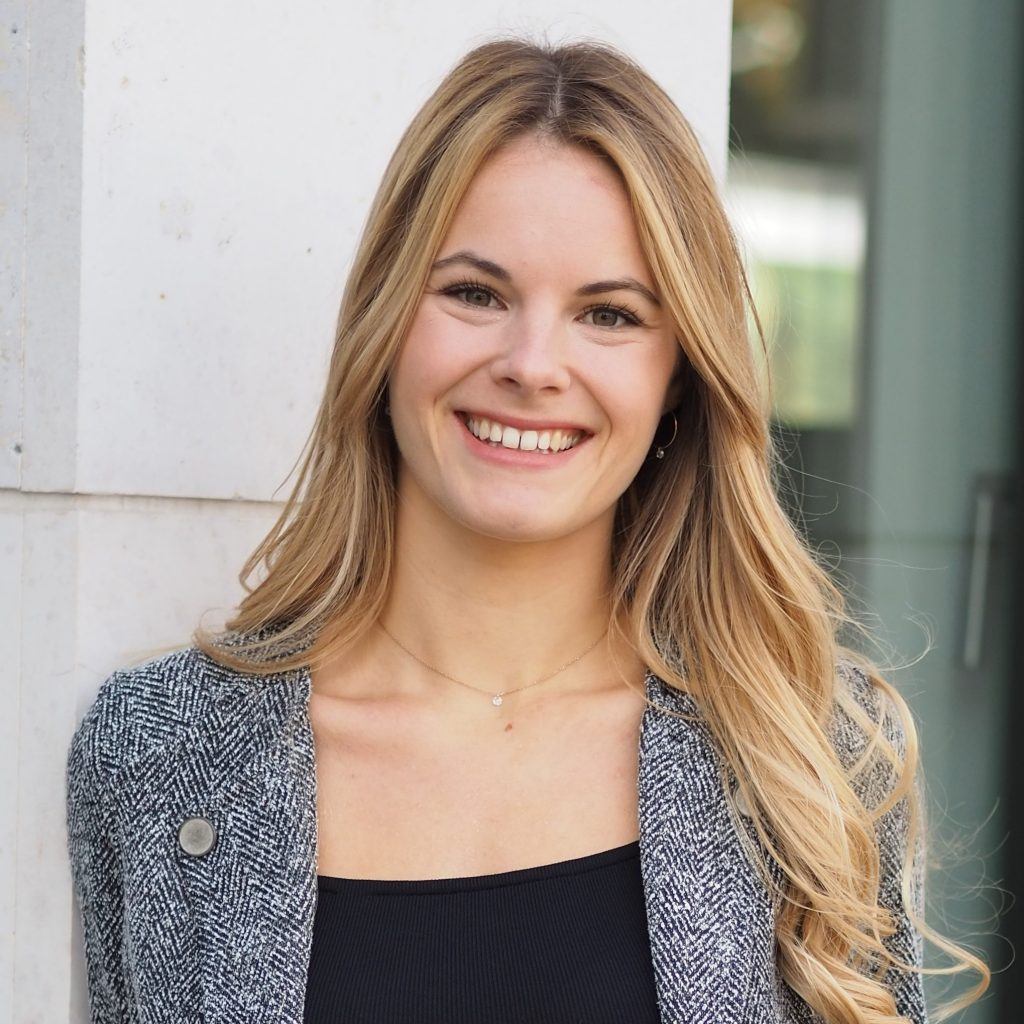 Larissa Busch, HR Recruiting