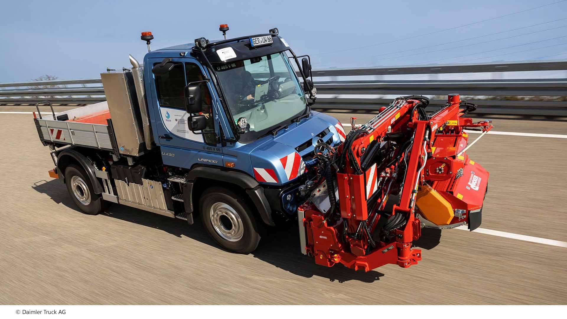 Prototype of the Unimog based on the U 430 with hydrogen-powered internal combustion engine.