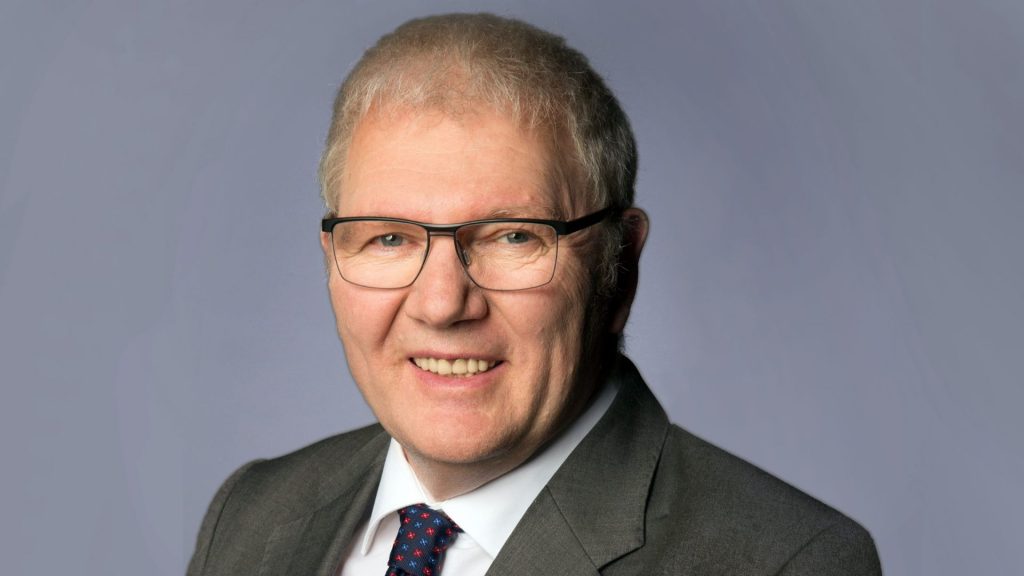 Portrait Prof. Dr.-Ing. Markus Hecht