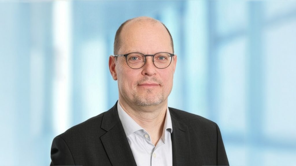 Portrait Steffen Jass, Fachgebietsleiter Freight Rail Automation bei Knorr-Bremse Systeme für Schienenfahrzeuge GmbH